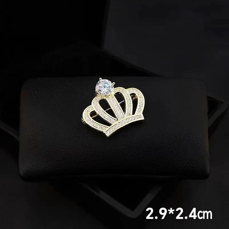 Brooch High-End Sense Niche High-End Women'S Silk Scarf Buckle Alloy Corsage Small Fragrant Wind Pearl Rhinestone High-End