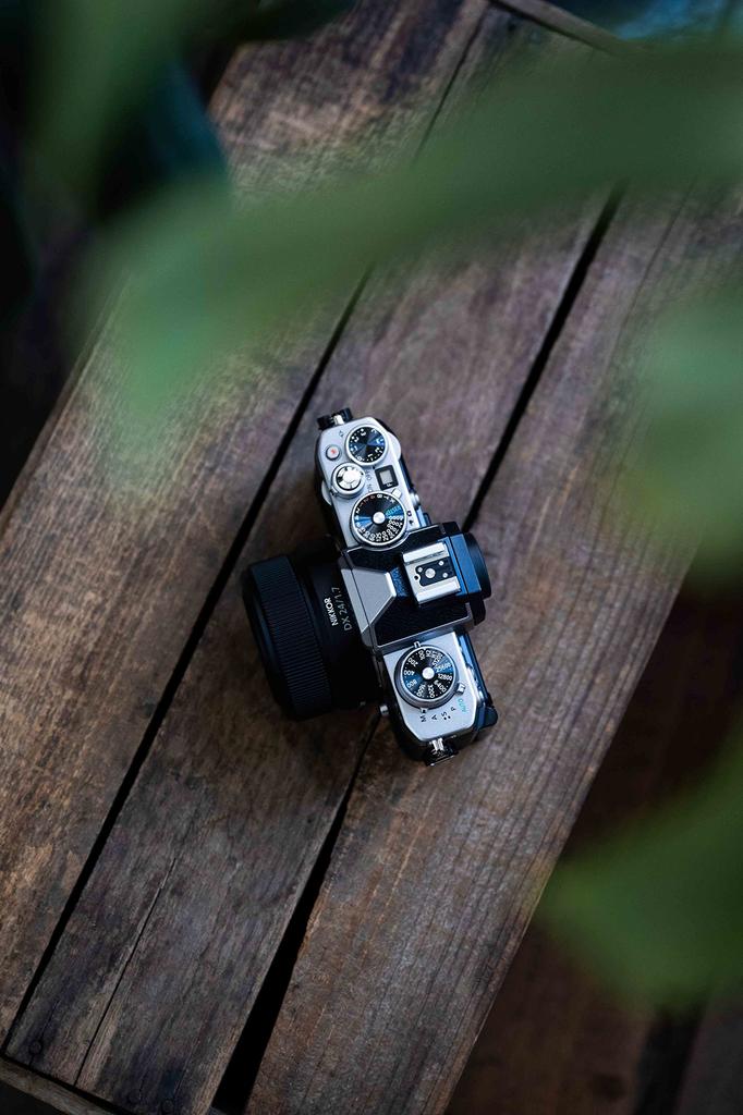 Nikon NIKKOR Z DX 24mm Фикс Z Черный f/1.7 Широкоугольный объектив, Байонет, APS-C,