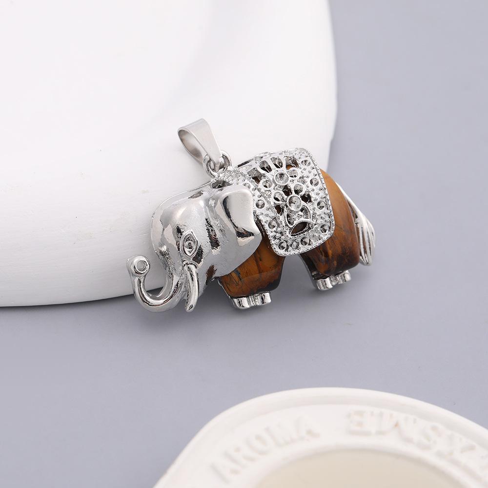 European American Natural Crystal Elephant Pendant Fashion Fresh Versatile Jewelry Accessory Natural Stone Key Pendant