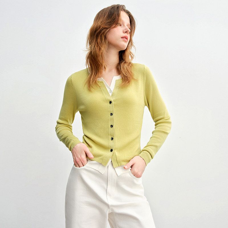 Large Size Women's Clothing, Fake Two-Piece, Contrasting Color Knitted Cardigan, 2026 Spring New Product, Commuter Style, Textured Inner Layer Top
