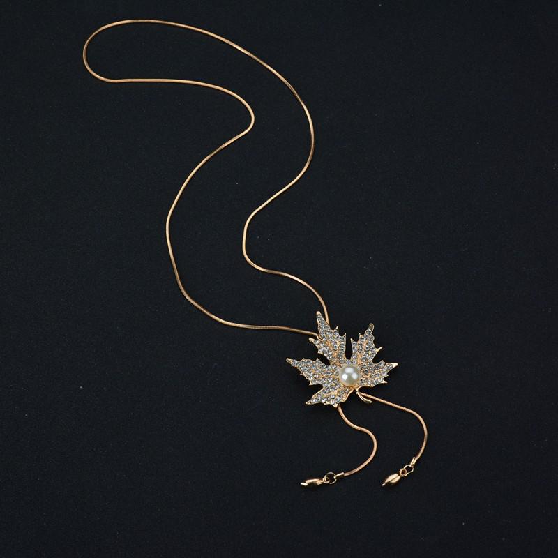 Personality Autumn And Winter Wild Sweater Chain Long Maple Leaf Lady Imitation Pearl Pendant Necklace Jewelry Chocker