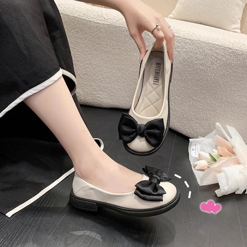 Mary Jane Single Shoes Women's 2025 New Summer Round Head Soft Sole Doudou Shoes Versatile Flat Bottom Shallow Mouth Grandma Shoes