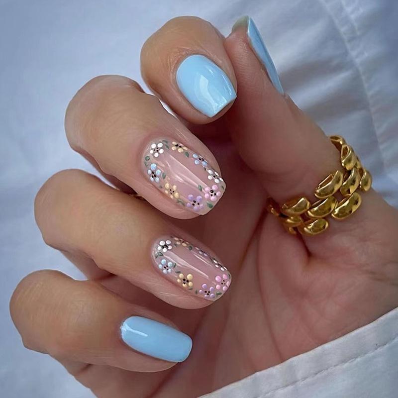 24Pcs Blue Gradient Press On Nails Short Square Simple Shiny Powder Full Cover Fake Nail Tips