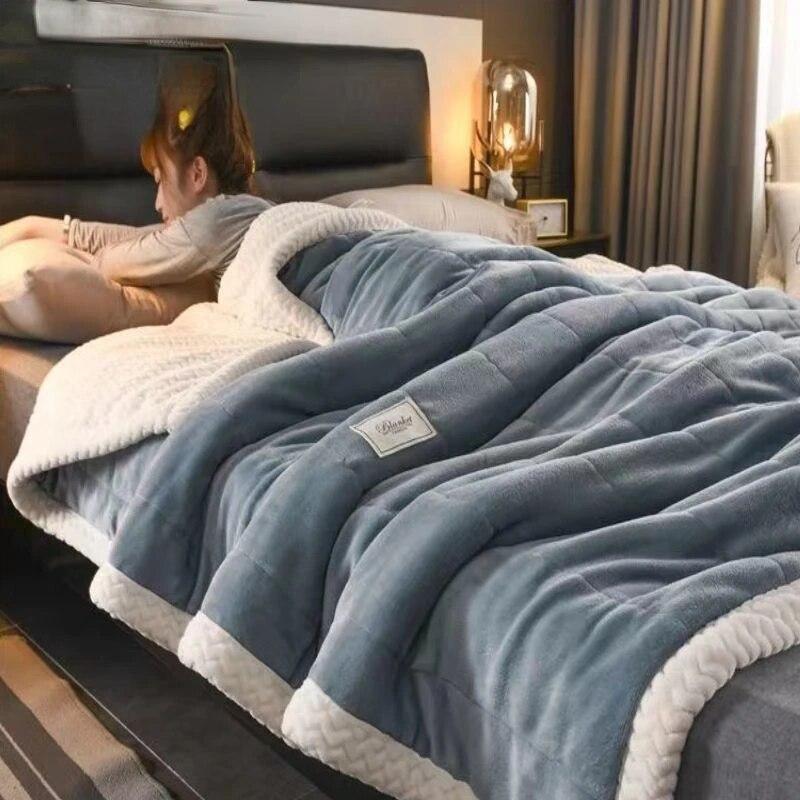 Толстое одеяло из искусственной овечьей шерсти, зимнее двустороннее трехслойное стеганое одеяло, приятное для кожи, уютное, теплое покрывало на кровать