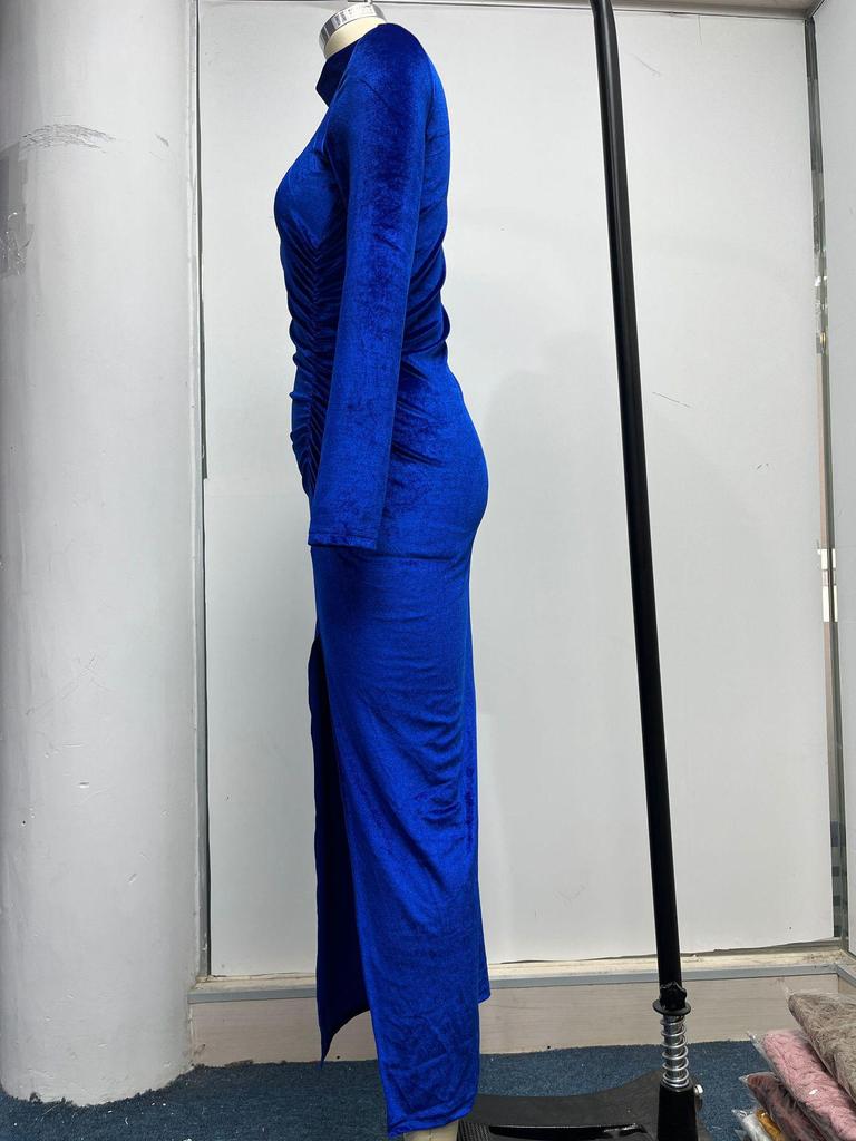 Платье в европейском и американском стиле с высоким воротником из бархата, приталенное, плиссированное, с разрезом для женщин - Коллекция Осень/Зима 2024