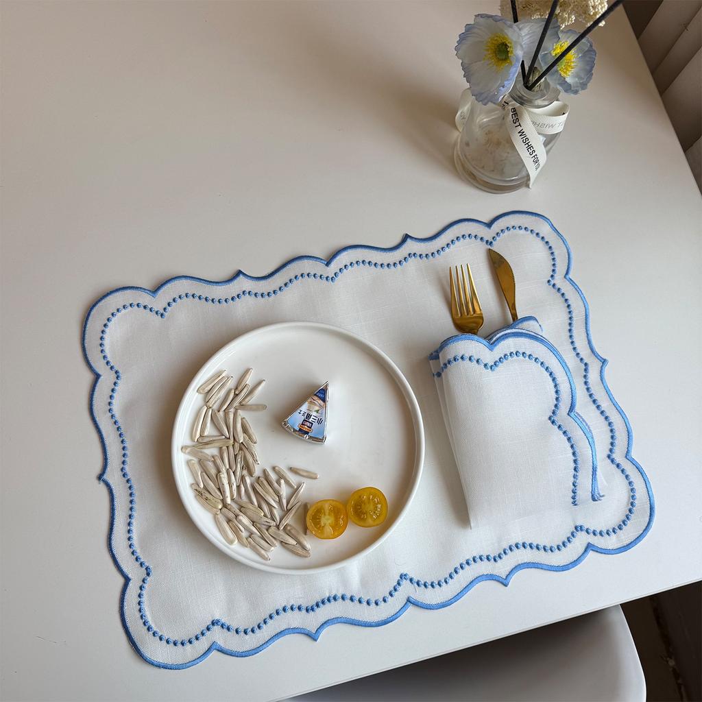 Embroidered placemat Cream style retro napkin Fabric lace insulation mat Wedding banquet table decoration mat
