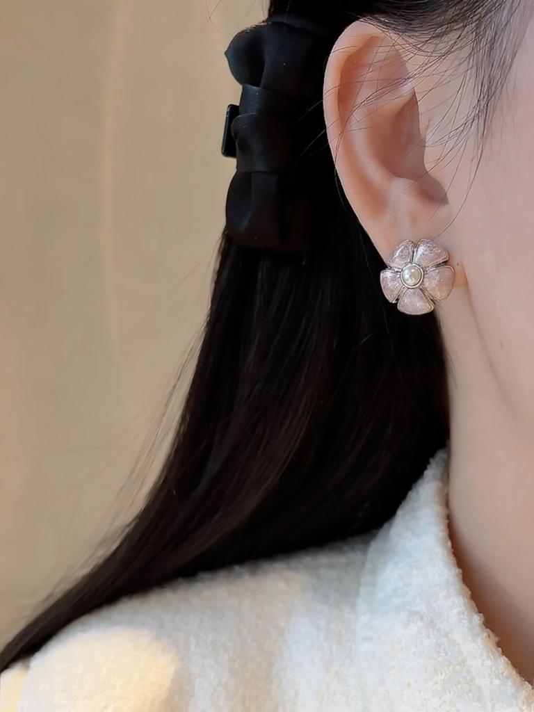 Розовые серьги с жемчугом в виде цветка Добавление элементов-заклепок Модные и изысканные высококлассные на заказ Подарок