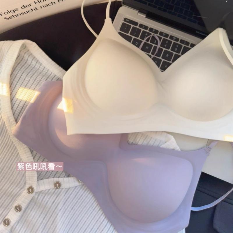 Traceless underwear women's small breasts gather and show large external expansion comic breasts close sub-breasts fixed cup anti-sagging comfortable