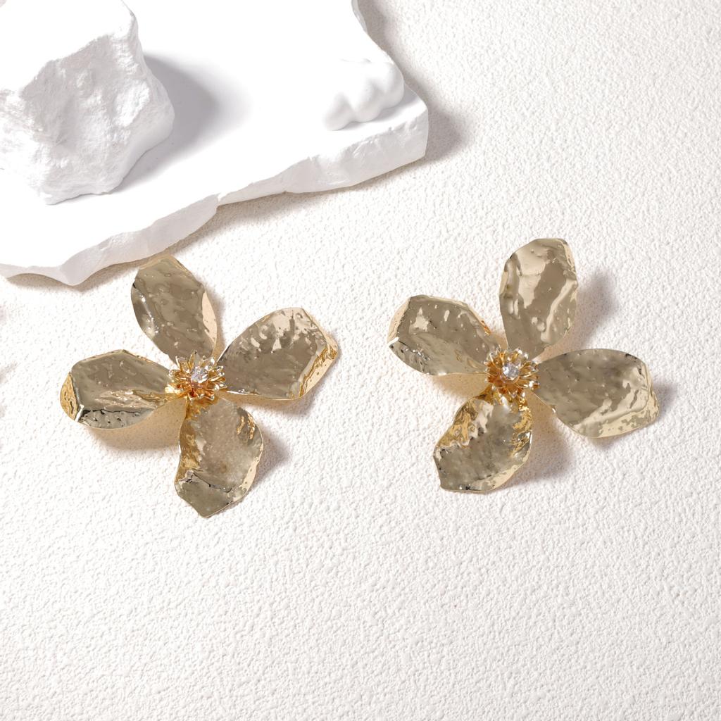 Преувеличенные трехмерные серьги-цветы для женщин, в стиле легкой роскоши и высокого класса, модные и индивидуальные серьги для женщин