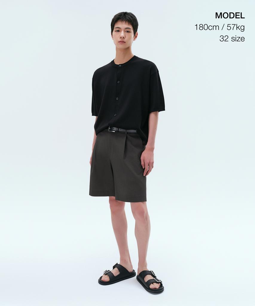 MUSINSA STANDARD Cool Touch Hidden Banding Half Slacks [Gunmetal]