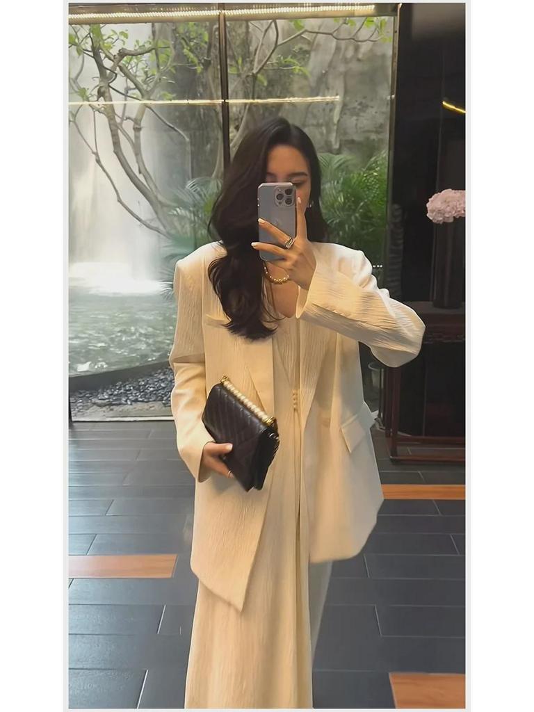 Женский костюм-двойка больших размеров: Длинная юбка на подтяжках и блейзер на весну/осень