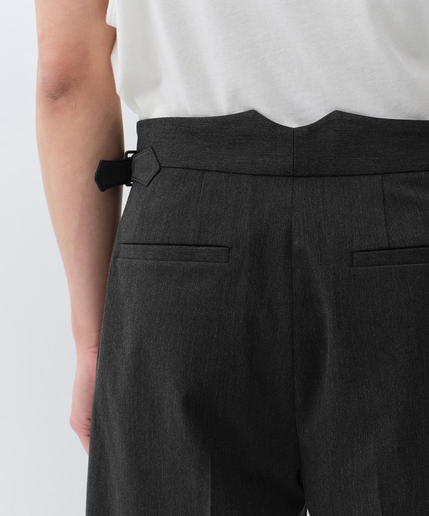 MUSINSA STANDARD Classic Adjust Half Slacks [Charcoal Gray]