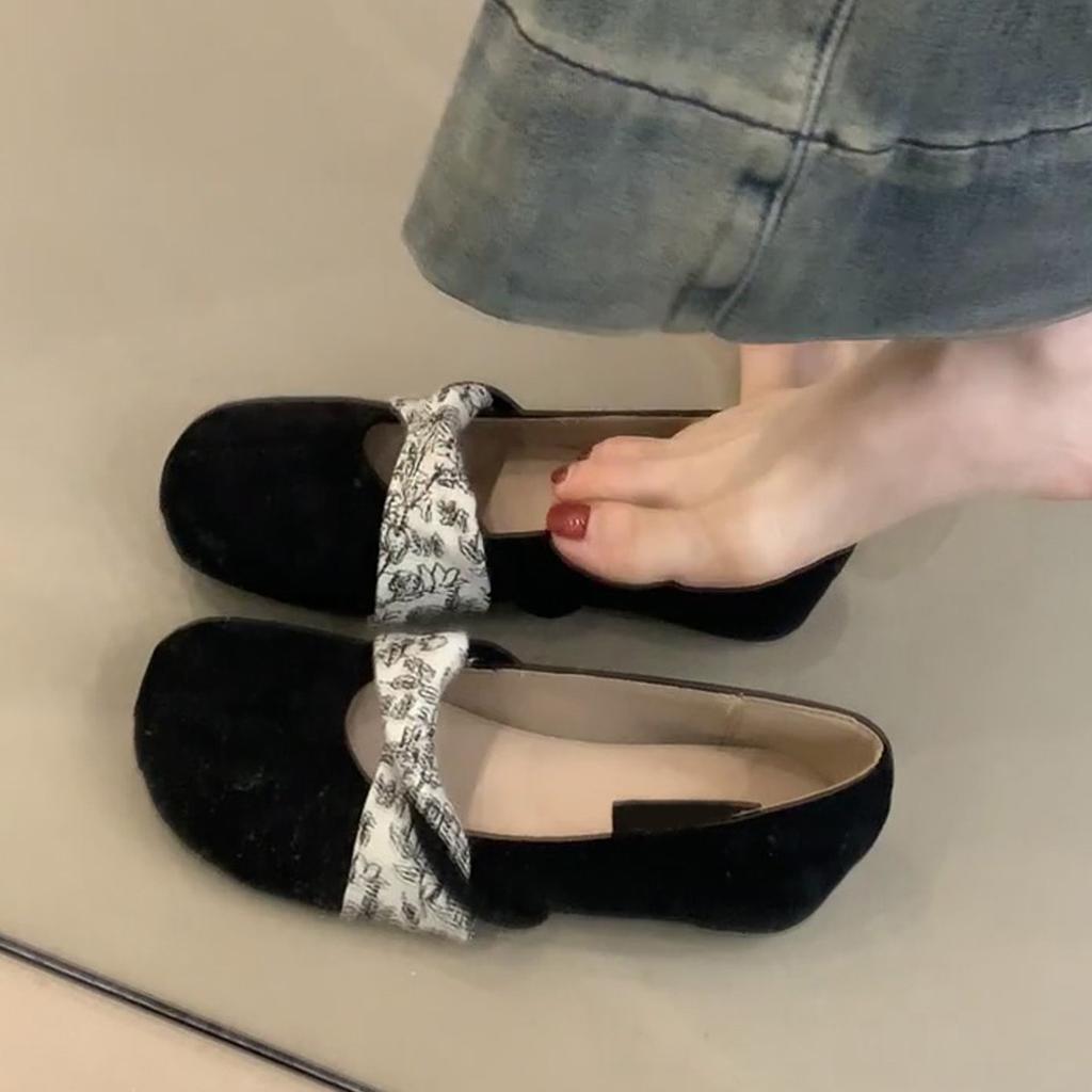 Flat-bottomed Retro Mary Jane Shoes Women's Shoes Spring and Summer New Suede White Light Mouth Word Belt with Skirt Single Shoes