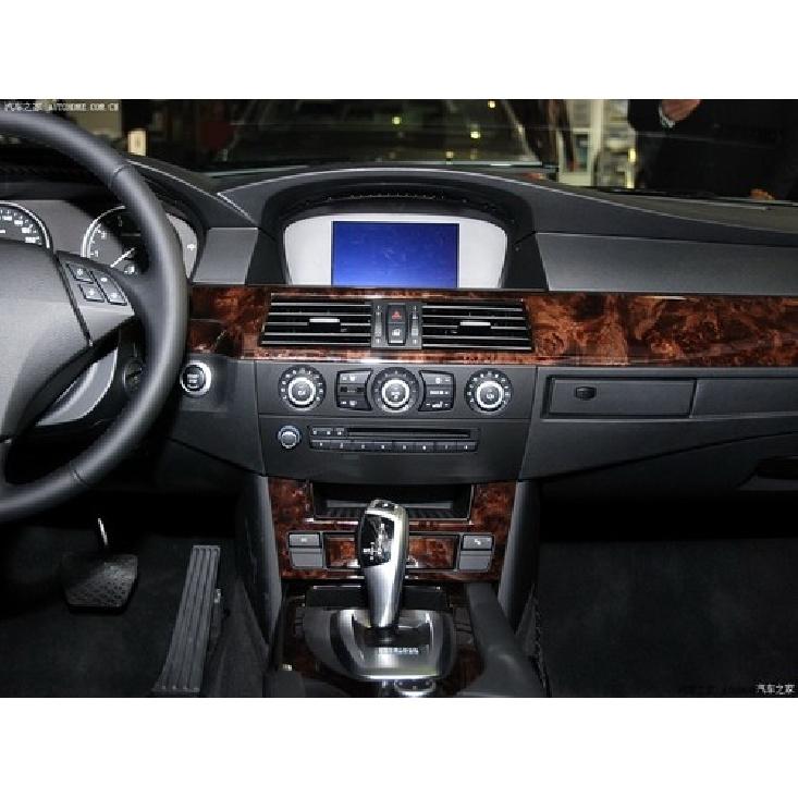Накладка на центральную консоль из углеродного волокна для BMW 5 серии E60 2008-2010