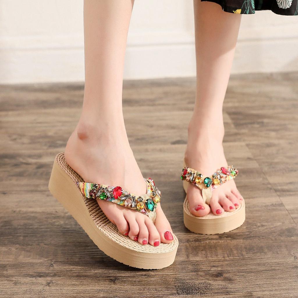 Модные тапочки для женщин, женские шлепанцы со стразами, стильные, элегантные, дизайнерские, роскошные тапочки на платформе, милые, пляжные сандалии на танкетке