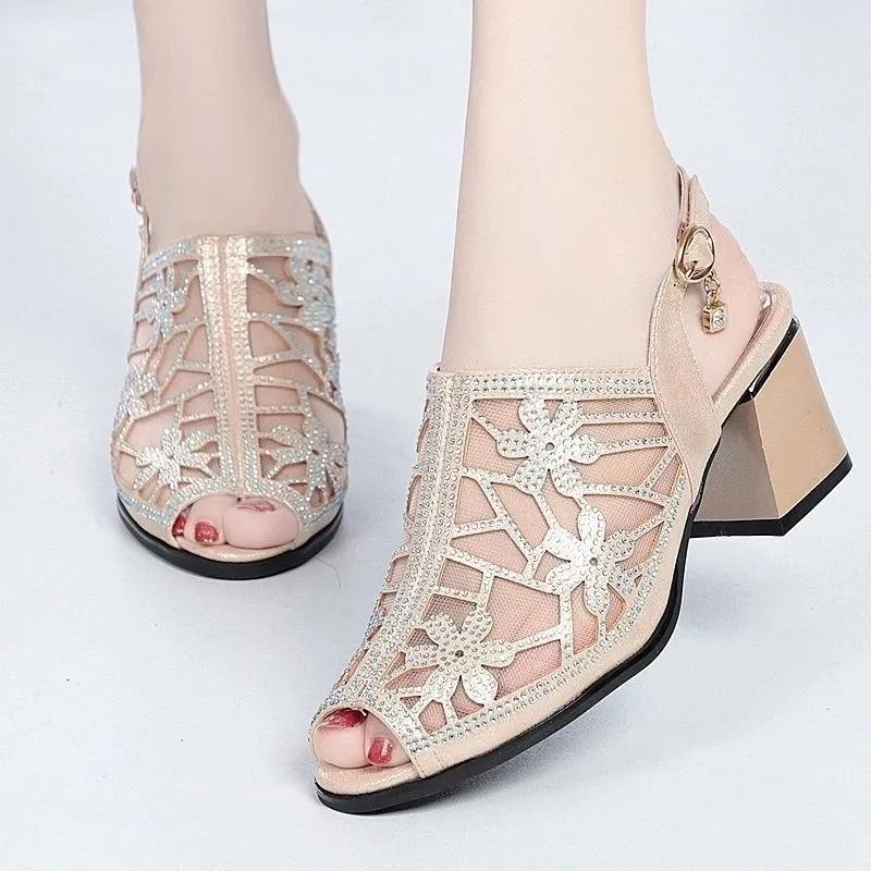 Высота каблука 5–8 см. Босоножки для женщин на высоких каблуках, с сетчатой ​​подкладкой, на нескользящем толстом каблуке и босоножках с выпуклым «рыбим ртом».