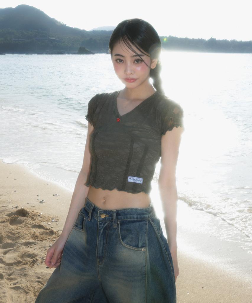 ROSEFRANTZ Rose Lace Slim T-Shirt [Khaki]