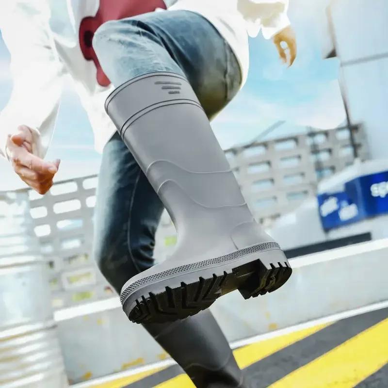 FashionPvc Waterproof Gum Rainy Day Rain Boots for Men Without Lacing Non-slip 2024 Wide Toes Wellies Mud Designer Fashion Man Shoes