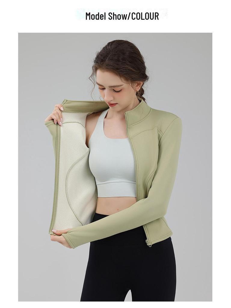 Куртка для зимних видов спорта с подкладкой из бархата, воротником-стойкой и застежкой-молнией по всей длине