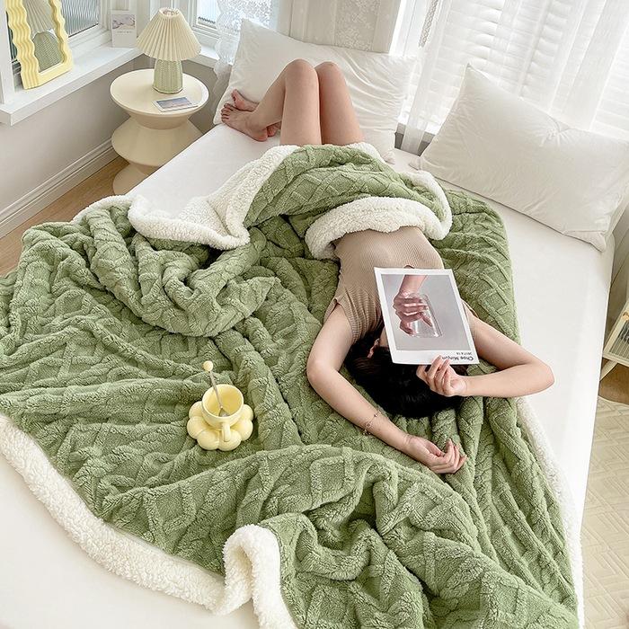 Lambswool Quilt Blanket Dual-purpose Coral Flannel Sofa Car Cover Blanket Office Lunch Break Shawl Air Conditioning Blanket Gift