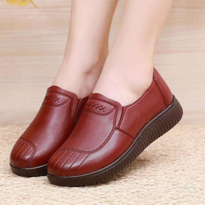 New Autumn Travel Shallow Mouth Soft Sole Casual Shoes Moccasin Mother Flat Shoes Soft And Light Casual Walking Shoes Size 35-41