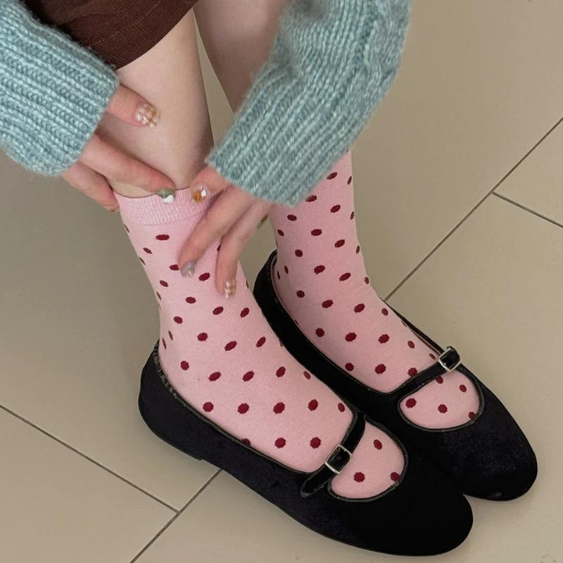 Красные женские носки в горошек, корейские модные хлопковые носки средней длины, женские носки в стиле Харадзюку, ретро, уличная одежда, вязаные эластичные длинные носки