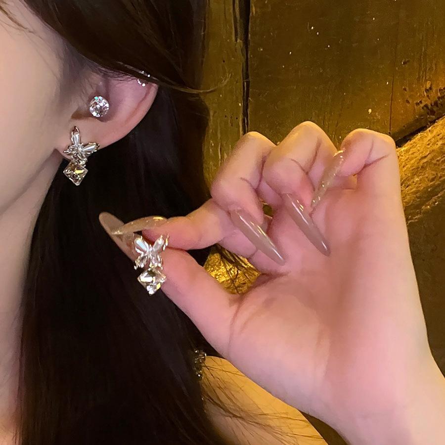 Серьги-бабочки с жемчугом и бриллиантами, легкая роскошь, ощущение высокого класса, модные и изысканные серьги, универсальные, с индивидуальным характером, серьги