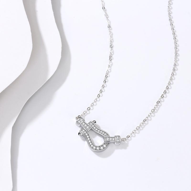Ожерелье с пряжкой в виде подковы, женская мода, легкий, роскошный, темпераментный, универсальный, высококачественный дизайн, чувство, кулон, ожерелье, подарок женщинам