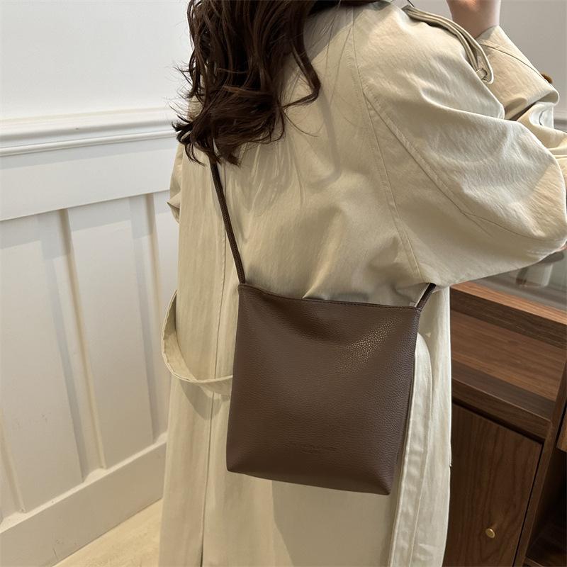 Ретро мода простая повседневная сумка через плечо 2024 новая корейская версия нишевый дизайн высококачественная сумка-ведро