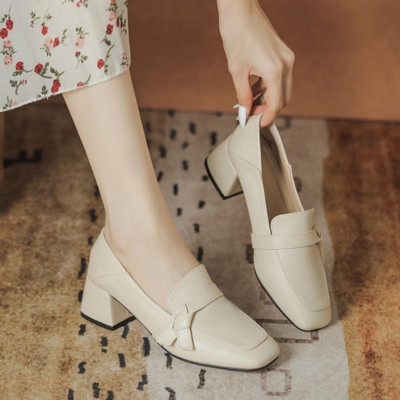 Маленькие кожаные туфли в британском стиле женские 2024 весна и осень новые универсальные средний каблук профессиональные для работы туфли на высоком каблуке толстый каблук лоферы