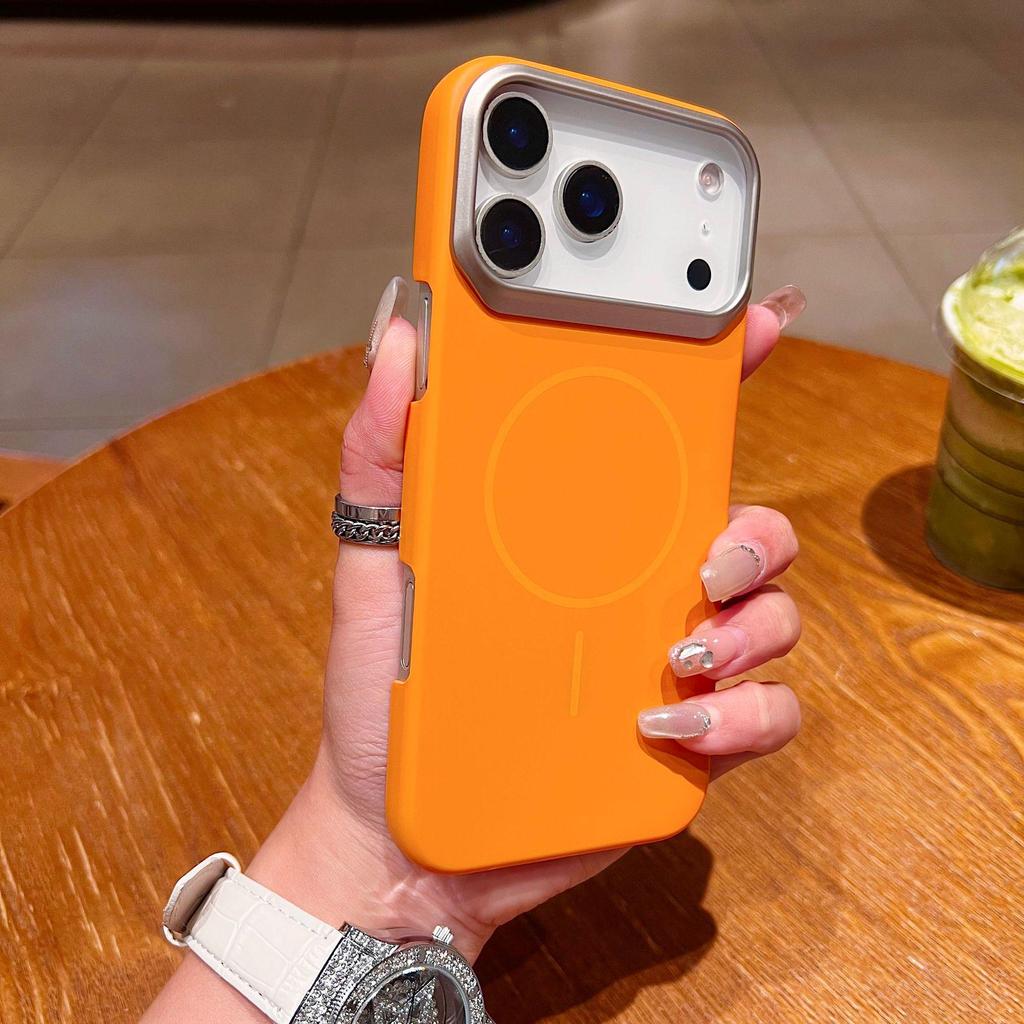 Магнитный чехол «Золотая броня» для iPhone 17 Pro Max/16 Pro: Защитный чехол с металлическим каркасом, однотонный