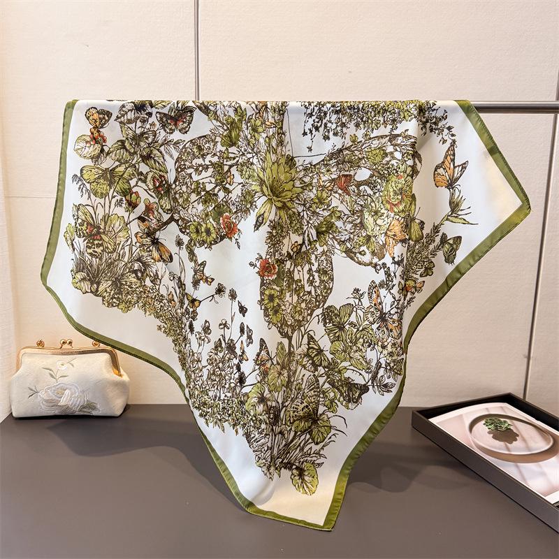 70Cm Vintage Square Silk Scarf Soft Satin Shawl Floral Butterfly Print Bandana for Women Neck Scarves Hairband for Trip and Gift