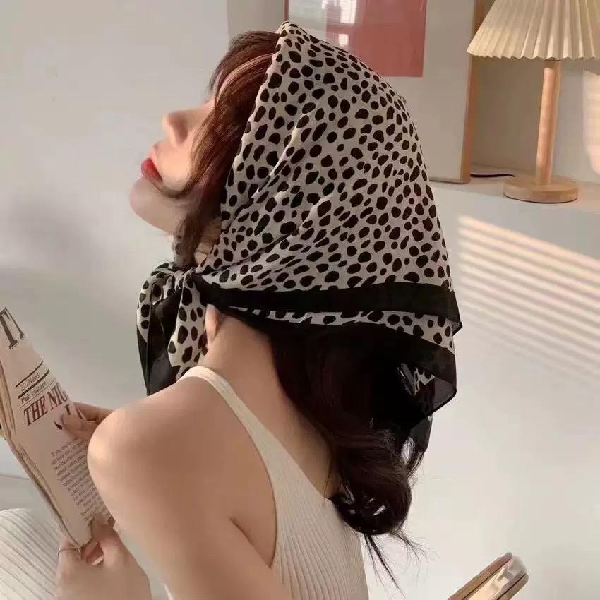 70*70см Леопардовый Принт Шейный Платок Шелковый Квадратный Шарф Женский Мягкий Сатиновый Ободок для Волос Классический Хиджаб Женская Повязка на Голову Фуляр Украсить