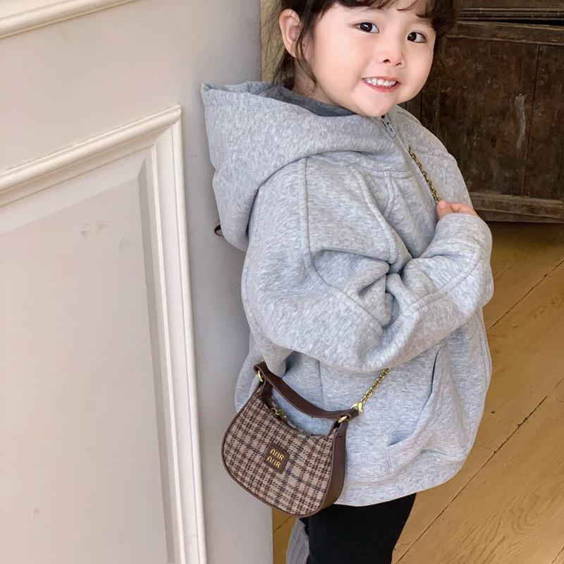 Детская сумка в ретро-стиле с леопардовым принтом и шикарными клетчатыми элементами