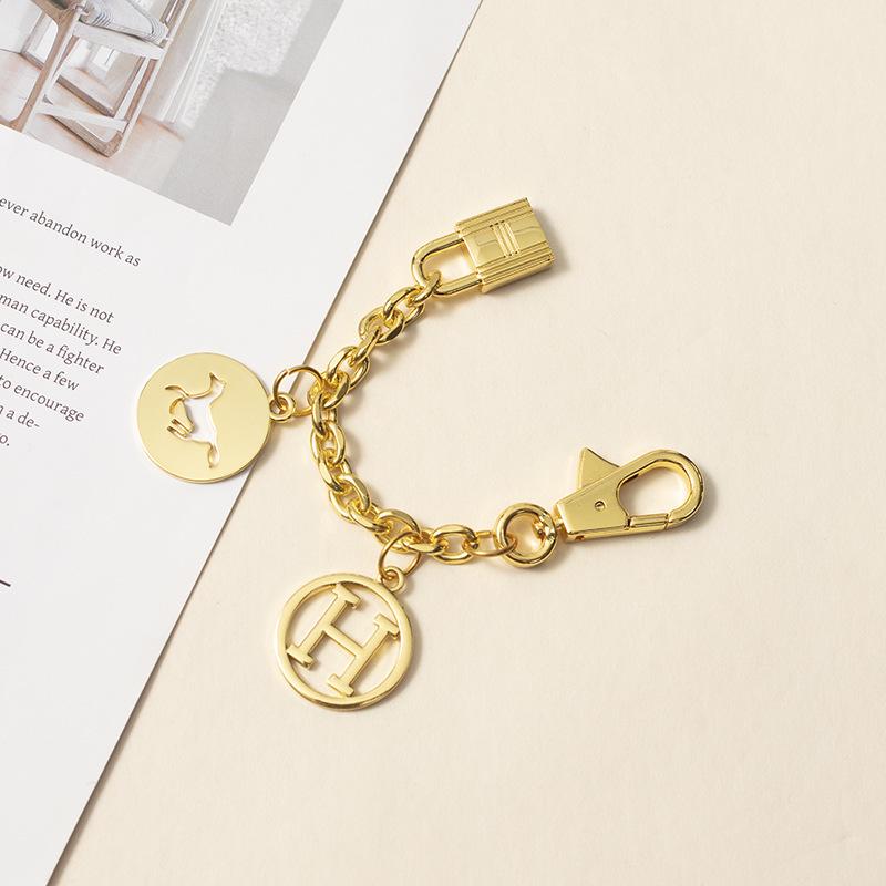 H House Gold Bag Charm Pendant: Women's Decorative Chain Keychain Accessory