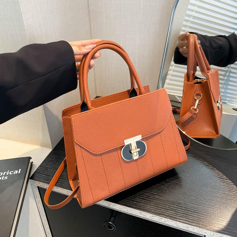 Women's Bag 2025 New Foreign Style Portable Small Square Bag Casual European and American Niche Design Large Capacity Shoulder Messenger Bag