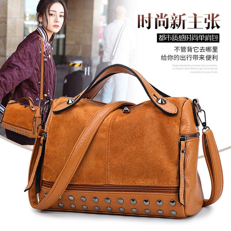 Женская сумка Сумка с заклепками Модная матовая сумка-локомотив Женская сумка через плечо