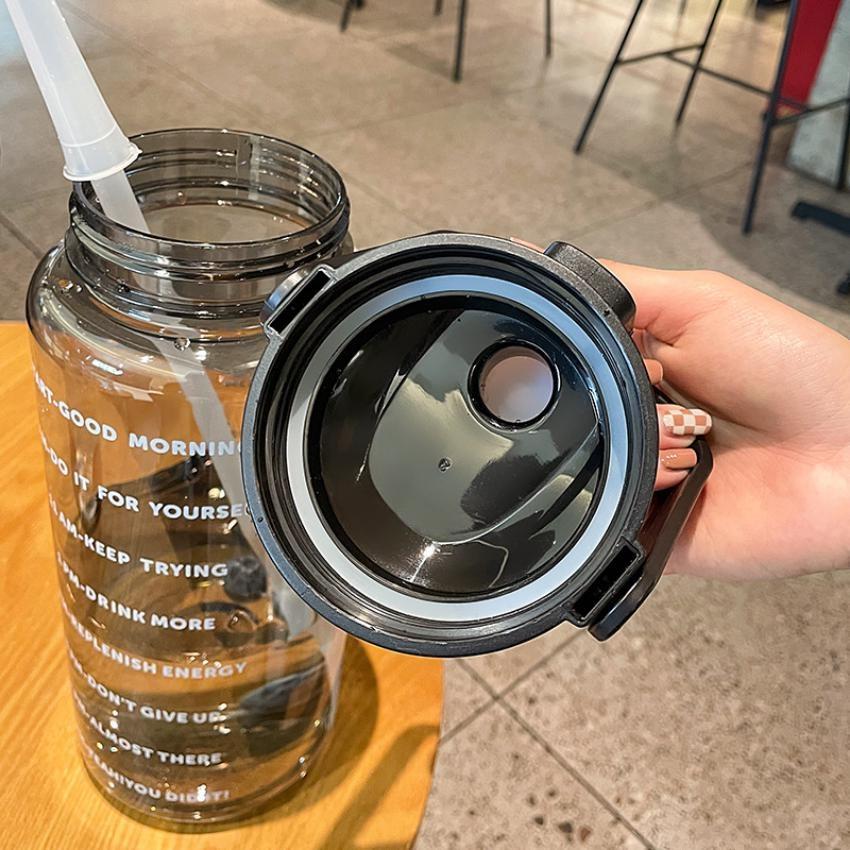 Бутылка для воды на 2 л с отметкой времени, многоразовая бутылка для воды для занятий спортом на открытом воздухе, соломинка, портативный пластиковый стаканчик, большая вместимость