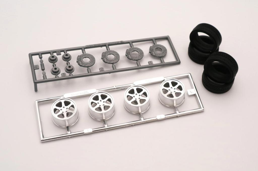 Модель Fujimi дюймовая серия Toyota Soarer дюймовая 1/24 № 328 3.0GT (18-колесный) ИД-328