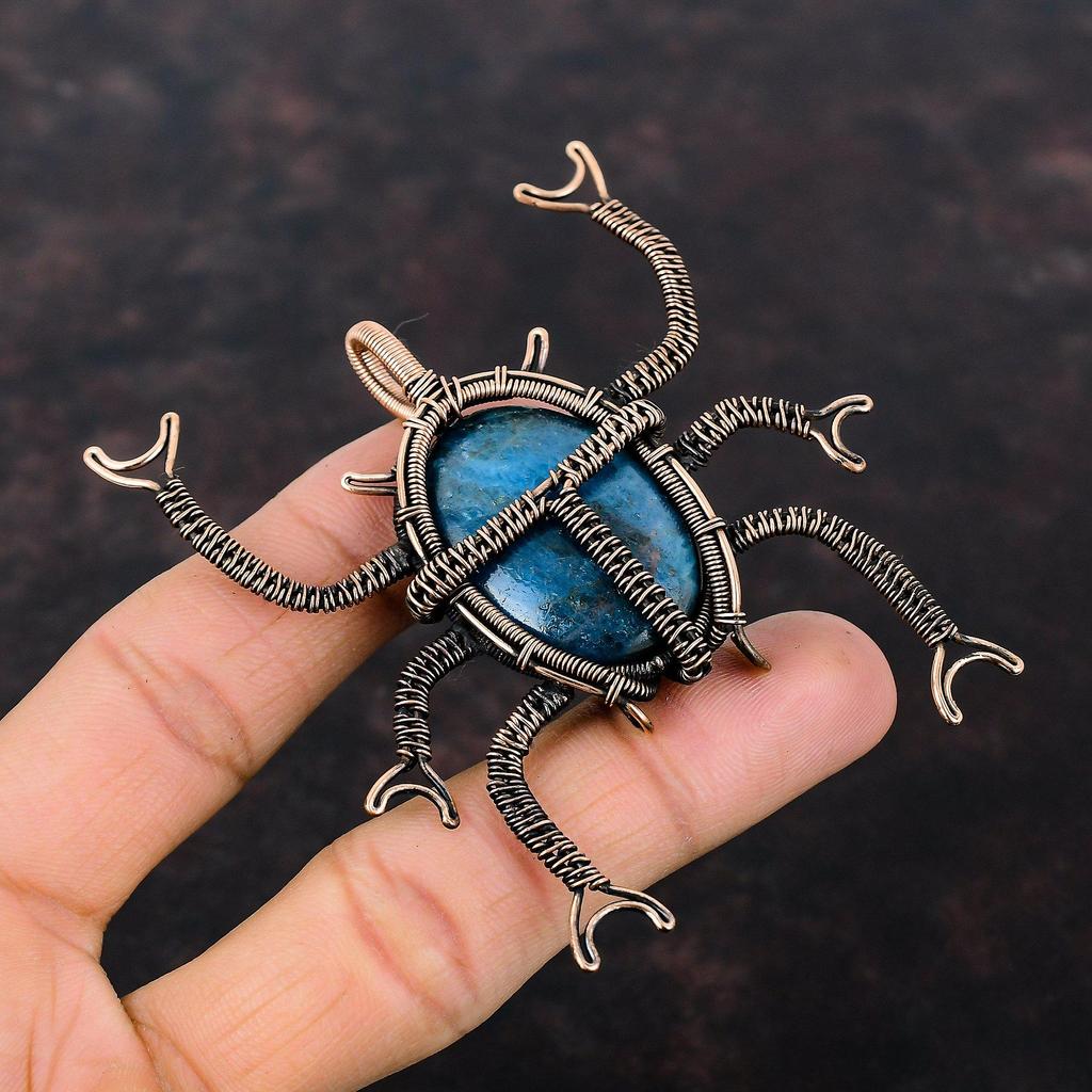 Неоновый Апатит Кулон Медная Проволока Обернутый Кулон Неоновый Апатит Ювелирные Изделия Кулон Ручной Работы Медные Ювелирные Изделия Драгоценный Камень Жук Подвеска Подарок Для Жены