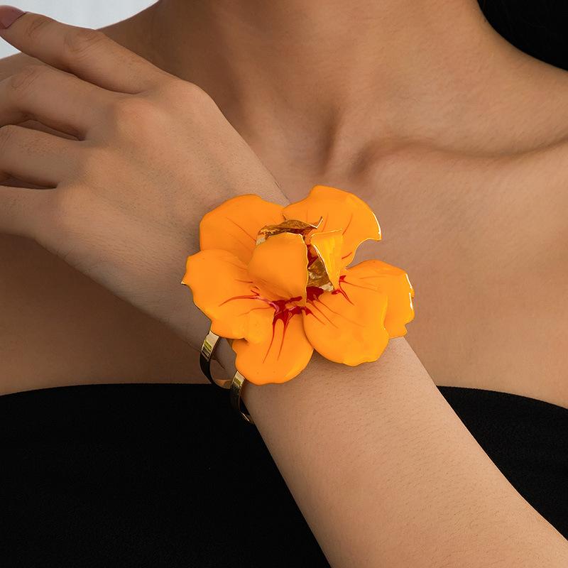 Модный браслет для женщин Дамы