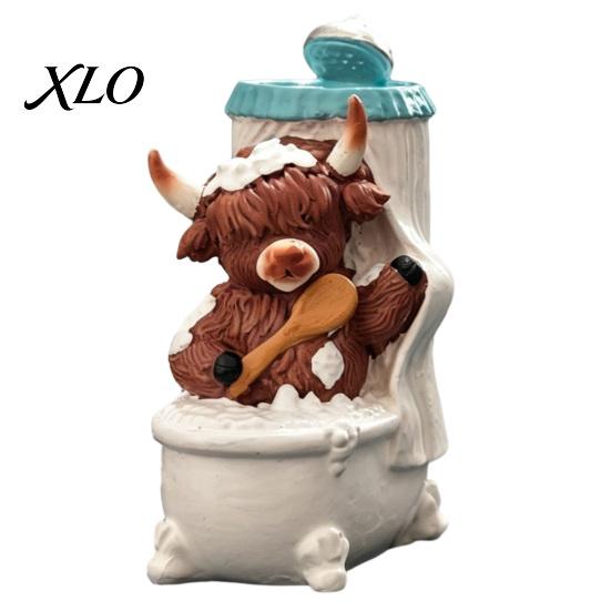 Animal Lover Gifts Highland Cow Bathroom Figurine, Resin Scottish Calf Bathing Statue, Funny Durable Figurine Farmhouse Ornament for Home Office