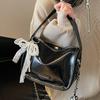 Niche high-end commuting soft leather portable pillow bag fashionable versatile casual style chain messenger bag