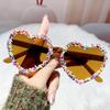 Новые солнцезащитные очки Love Personality Sticker Fashion Peach Heart Women Single Party Trending Beach Sunglasses