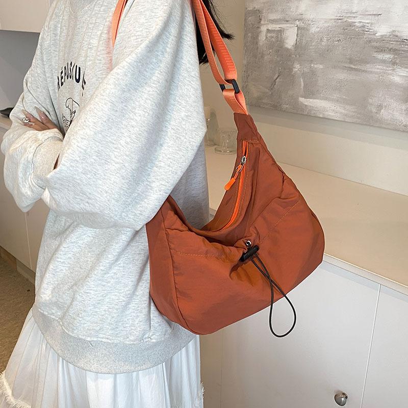 Повседневная сумка через плечо на одно плечо, персонализированная сумка-тоут, модная летняя новая простая трендовая маленькая сумка, женская сумка