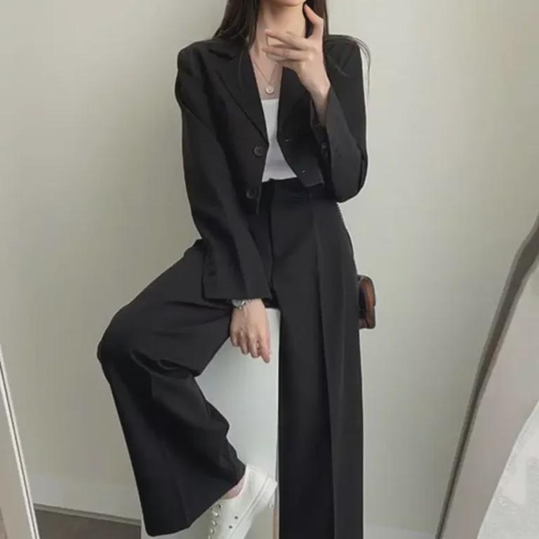 Women's Korean Style Lapel Suit: Two-Piece Set with Short Jacket and High-Waist Wide-Leg Trousers.