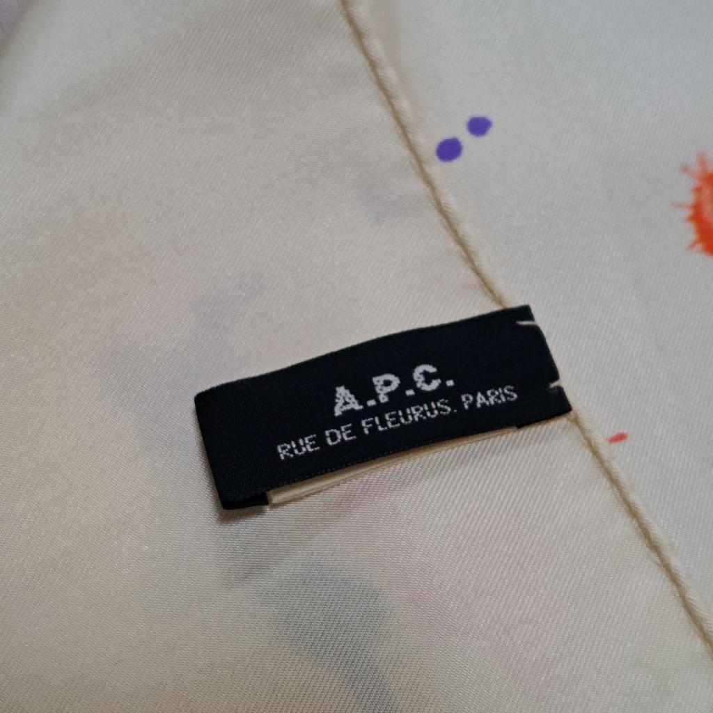 Б/у A.P.C. Шелковый платок Большой Сделано во Франции