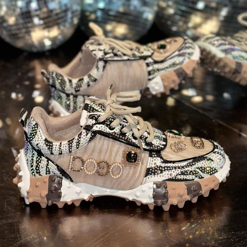 Модная повседневная обувь Обувь со стразами Женские роскошные кроссовки Дизайн с бриллиантами Дышащие Дизайнерские повседневные туфли на платформе Нескользящие кроссовки для бега