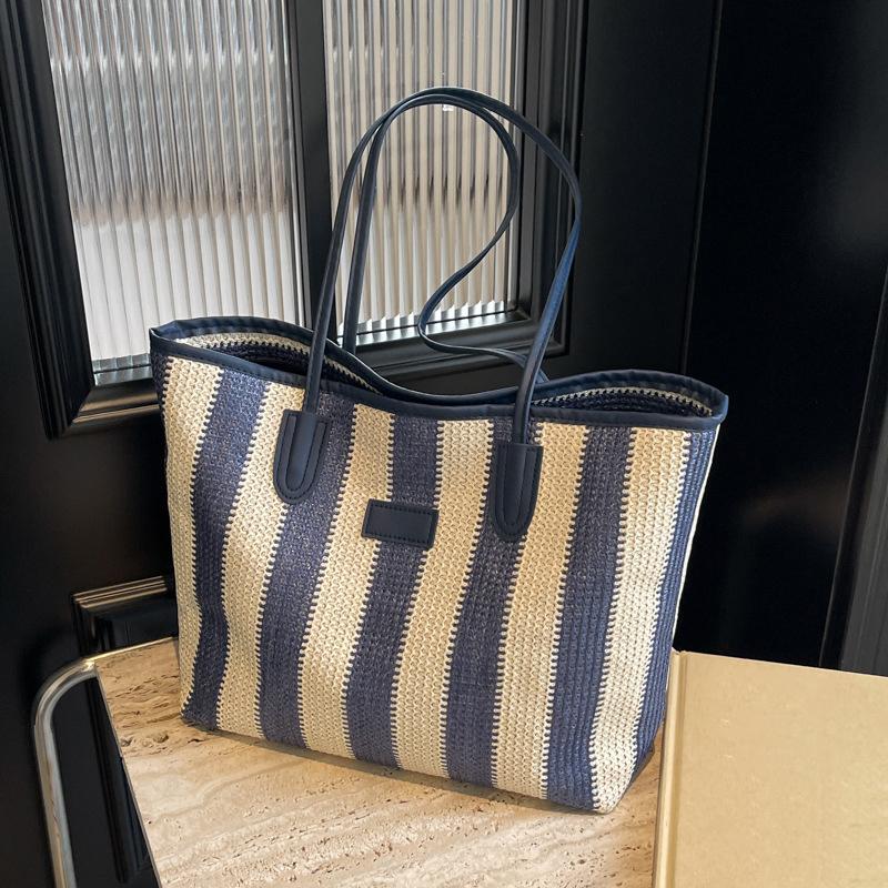 Striped Straw Beach Bag with Zipper Shoulder Bag Holiday Travel Handbag Top Handle Bag for Women Vacation Shopper Totes CLE