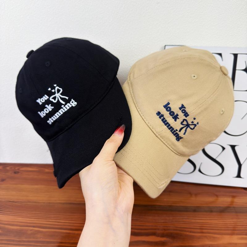 Spring and summer new black baseball hat for men and women Korean hole letter embroidery soft top versatile cap